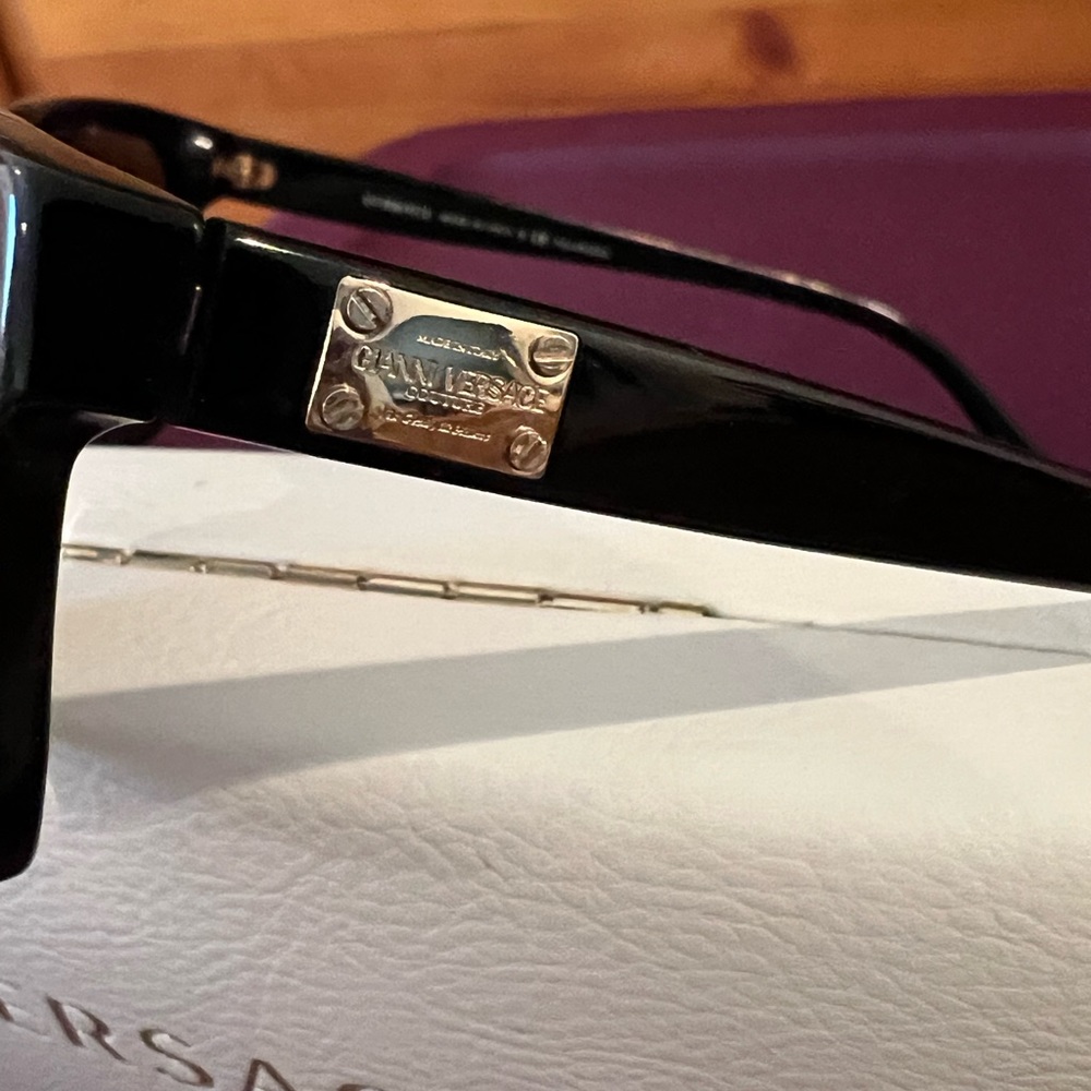 Versace sunglasses - Picture 4 of 6
